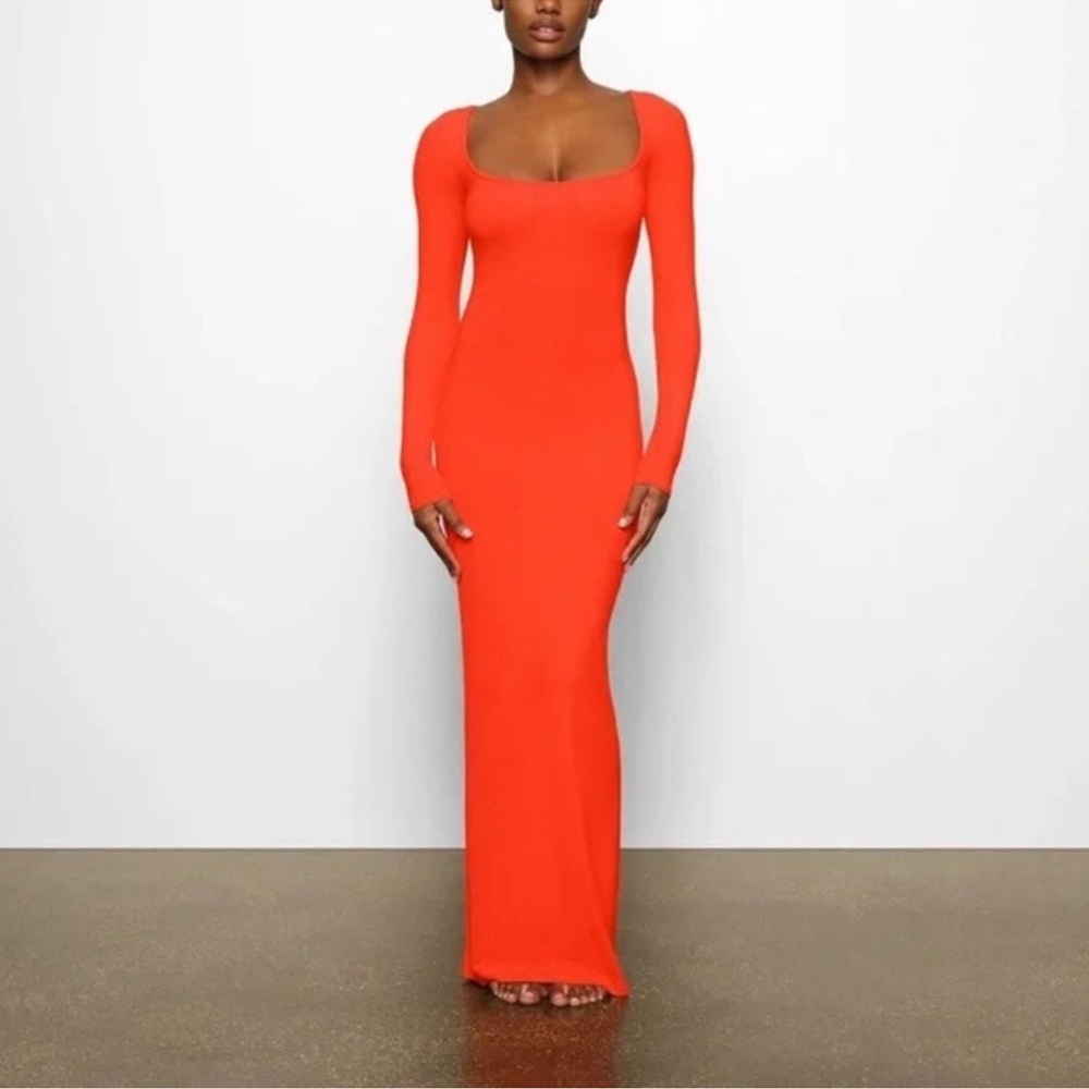 Elegant Red Long Sleeve Dress